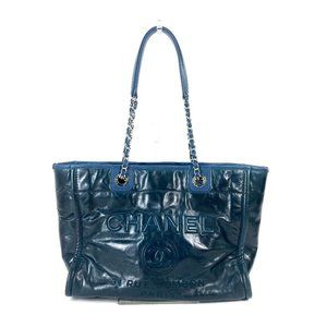 CHANEL Deauville MM Logo Tote Bag with Chain Shoulder in Leather, Navy